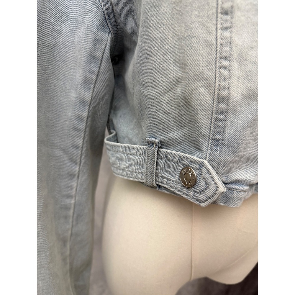 Madden NYC Womens Light Wash Cropped Denim Jacket Blue Small Cool Girl Timeless - Picture 10 of 10
